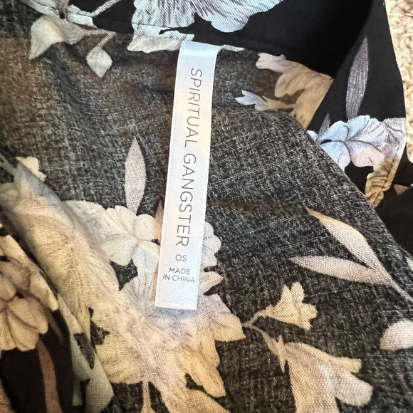 Spiritual gangster black floral robe - Picture 2 of 2